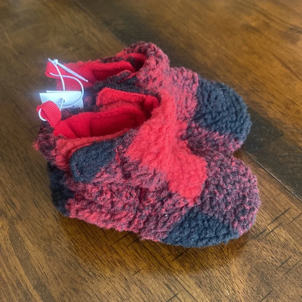 Old Navy Unisex Buffalo Check Crib Shoes Booties Slippers
